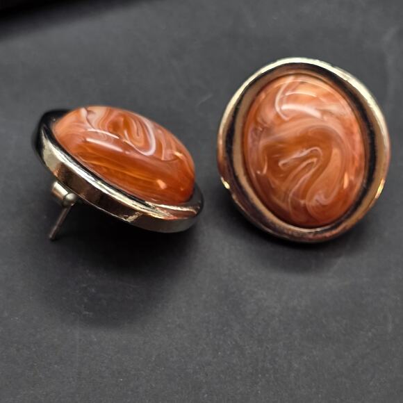 Avon Desert Sands Earring Orange Swirled Plastic Gold Tone Vintage 1988 - Picture 5 of 9
